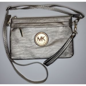 Michael Kors Crossbody Purse/Wallet